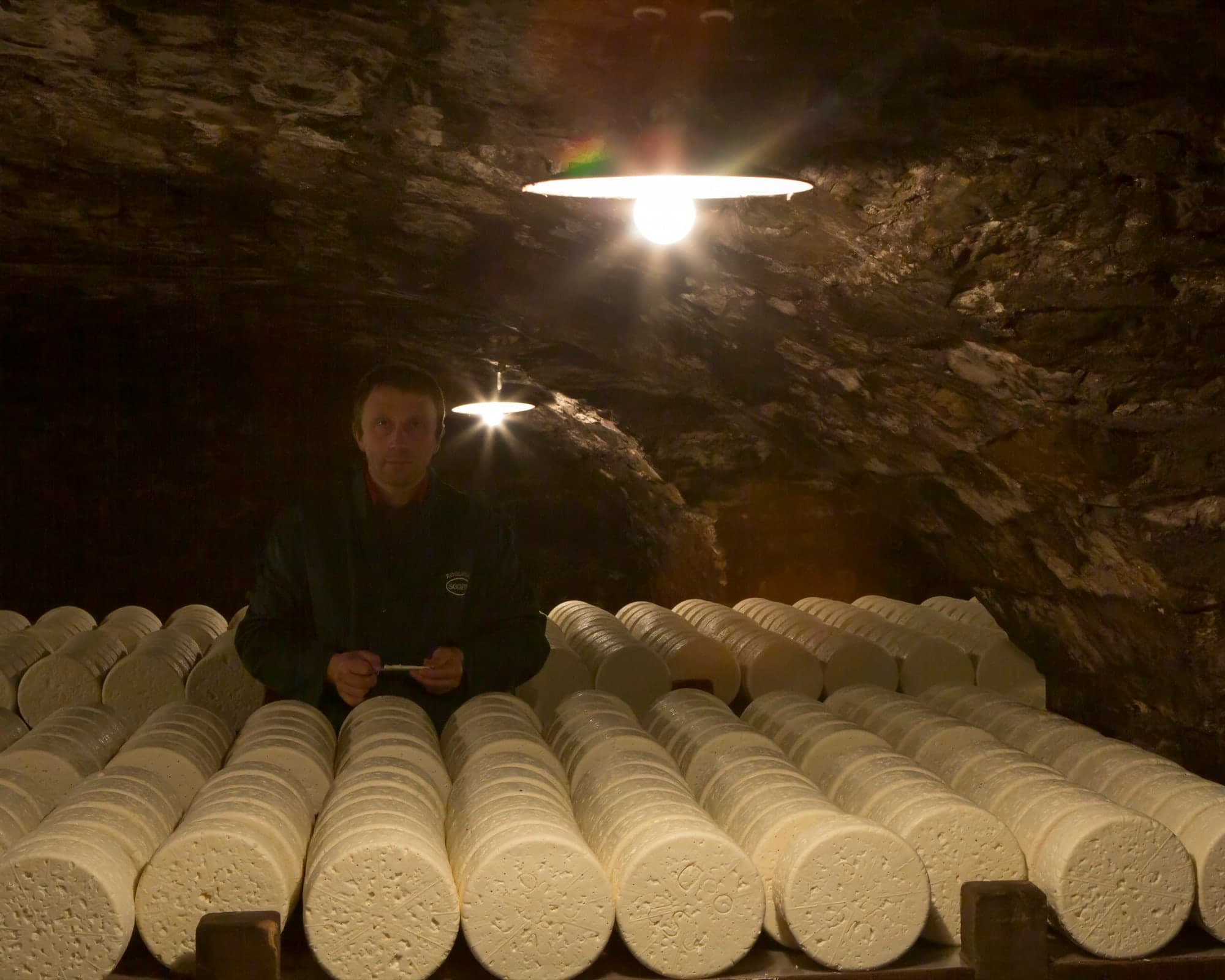 portrait dans une cave sans eclairages ajoutés