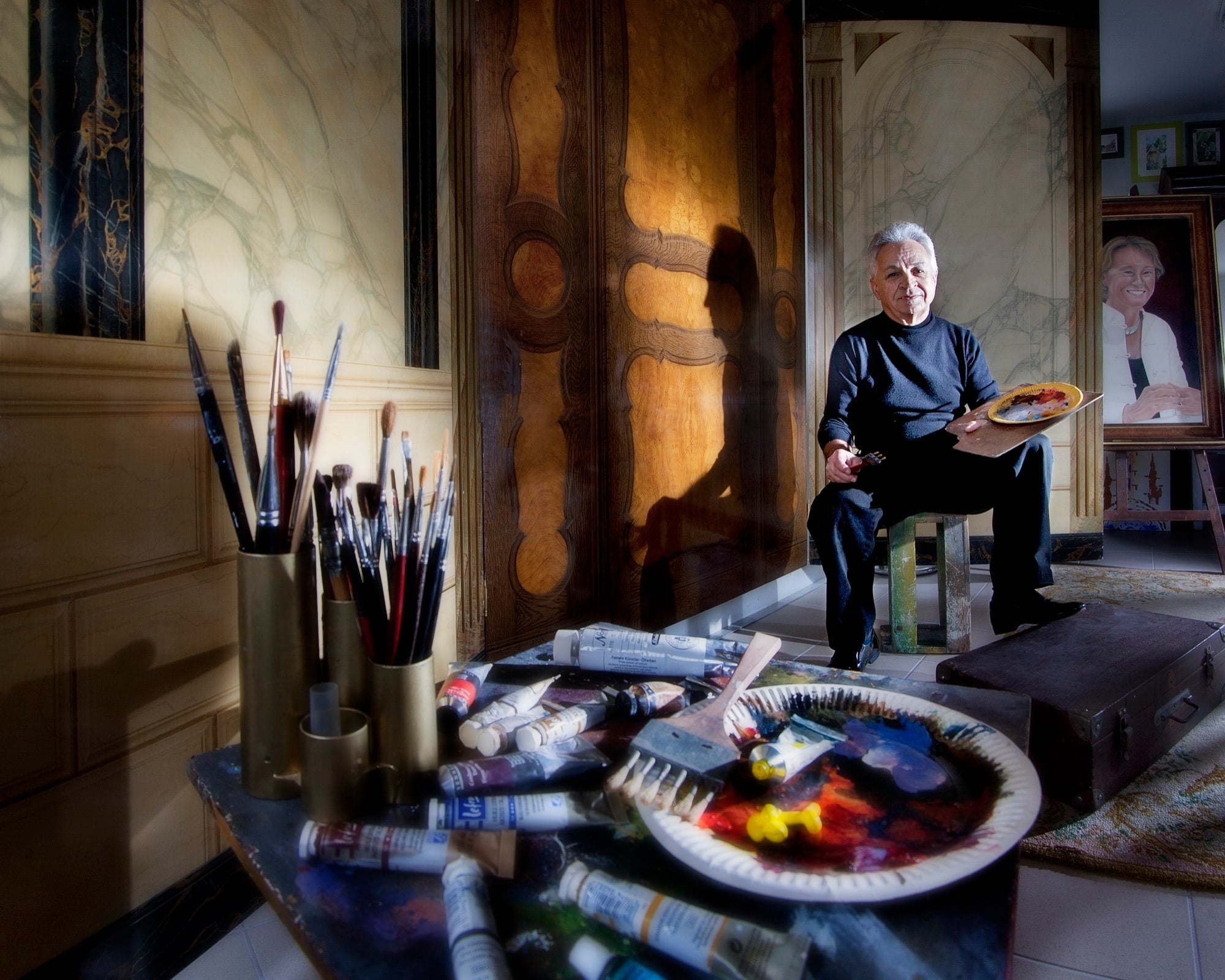 Le compagnon artisan « Tourangeau le Désir de Mieux Faire », triple médaillé, dans son atelier.